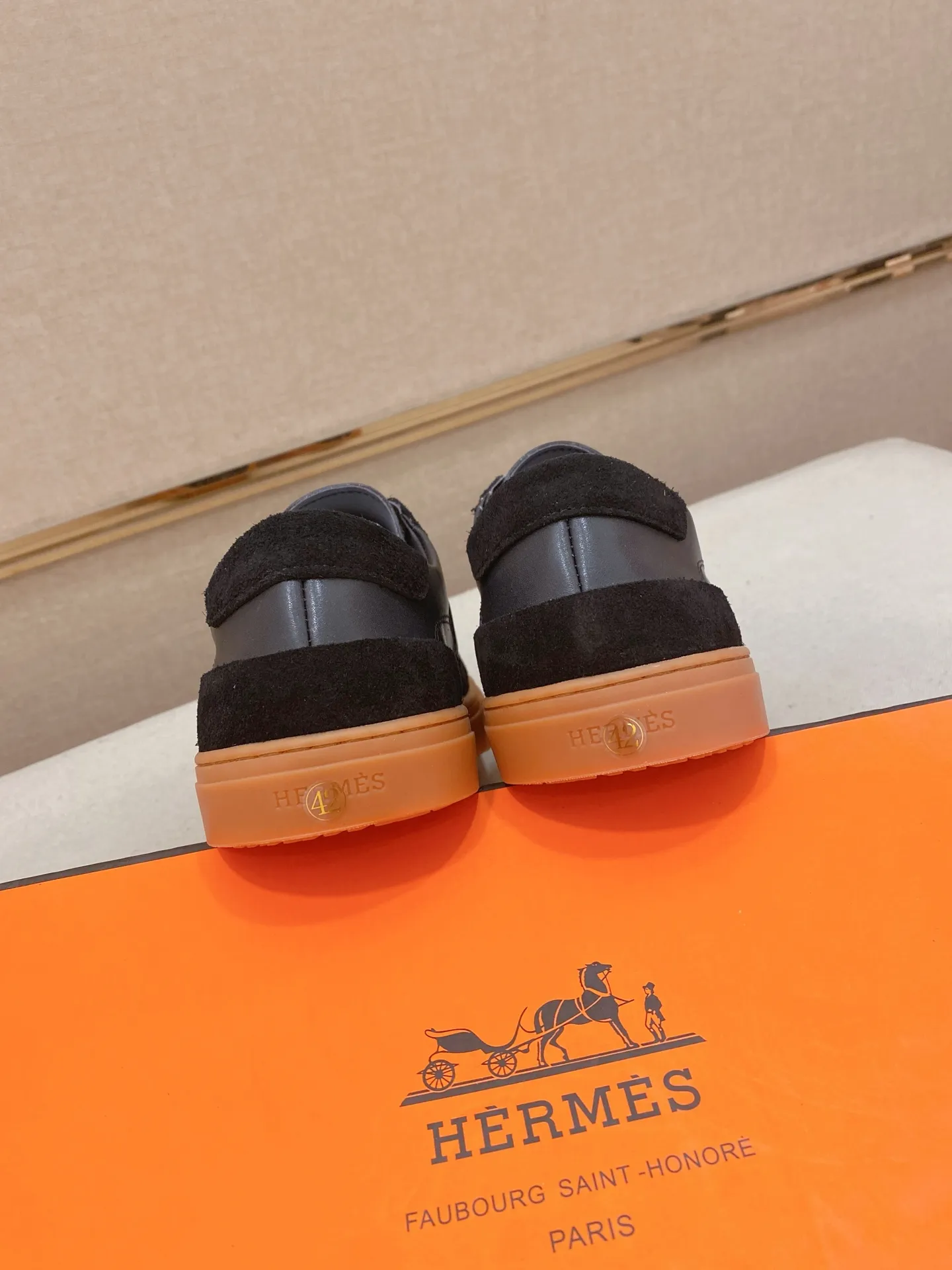 Men's clothing and shoes💰: 400💰Couple model💏"HERMES"【Classic original single version】Hermès; top 🔝purchasing agent🔍🔍latest 🇺🇸 counter sale simultaneously, original version imported from Italy ▲▲ox Leather ▲▲Exquisite workmanship (Italian 🇮🇹Imported water-dyed 🐂cowhide lining) sole: Original sole provided by the original factory, ⚠️exclusive double-layer activity·TPR·rubber·combined molded outsole; Male and female code numbers: 36-44 (can be customized to 45/46, non-refundable)